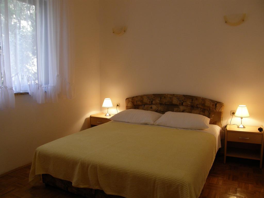Apartment Затон Екстериор снимка