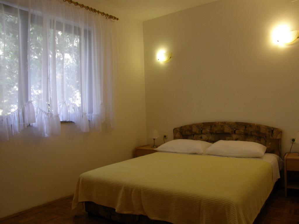 Apartment Затон Екстериор снимка