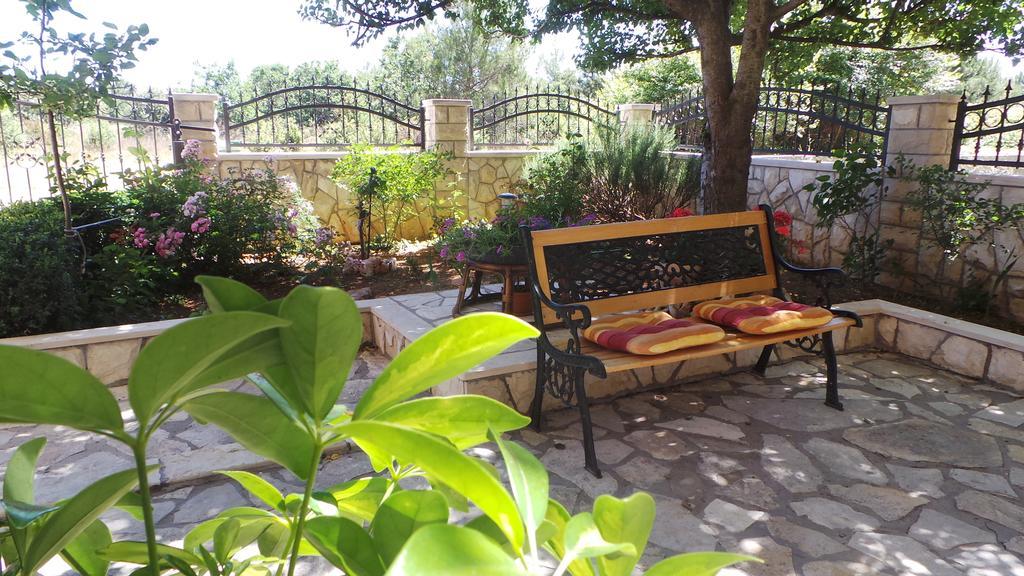 Apartment Затон Екстериор снимка