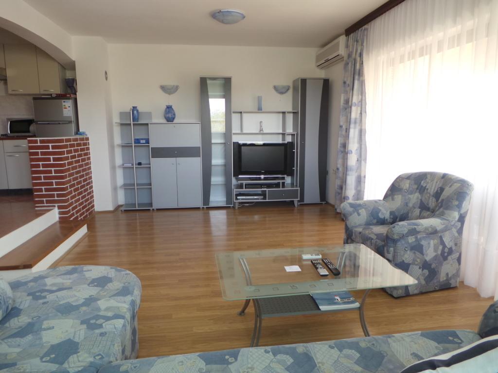 Apartment Затон Екстериор снимка
