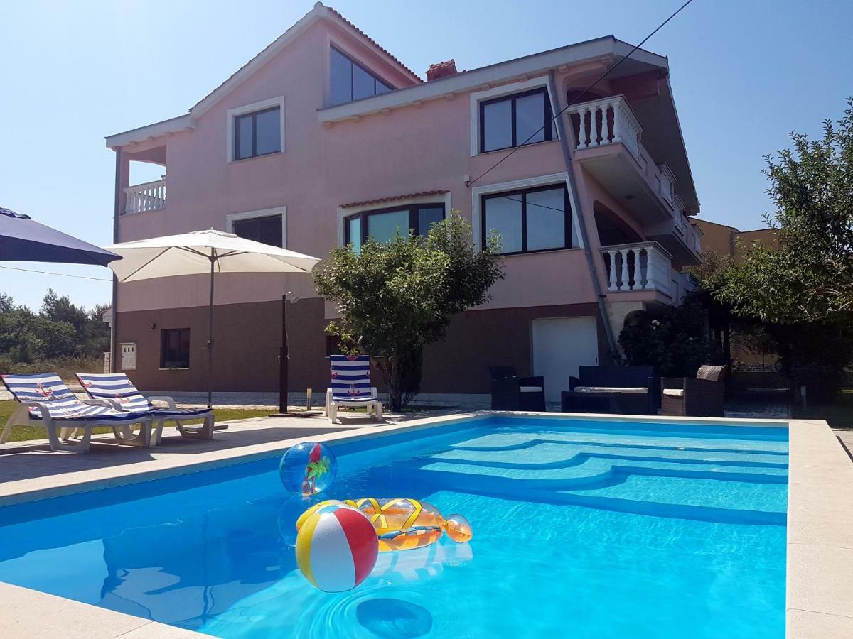 Apartment Затон Екстериор снимка