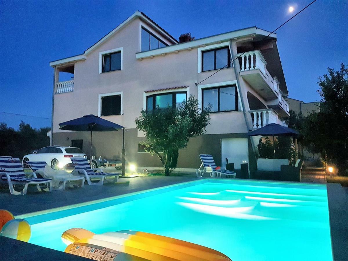 Apartment Затон Екстериор снимка