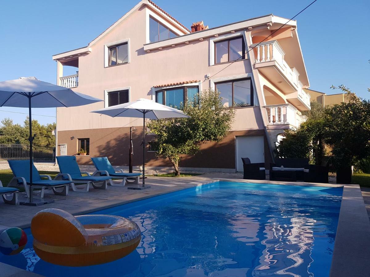 Apartment Затон Екстериор снимка
