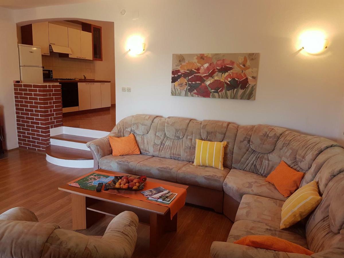 Apartment Затон Екстериор снимка
